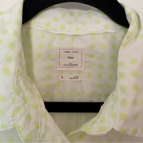 GAP Women’s White and Green Button Down Shirt - Picture 5 of 6